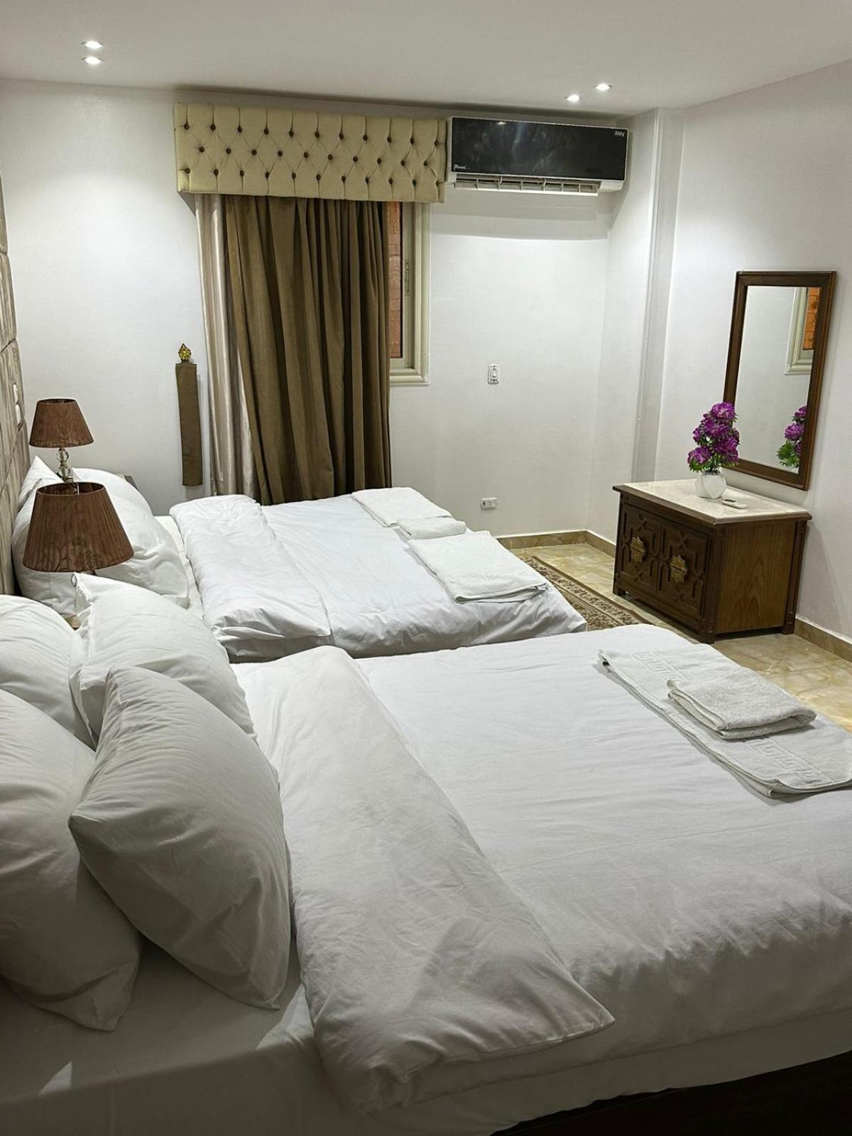 Full Pyramids View Apartment With Balcony For 8 P Kafret el-Gabal Екстериор снимка